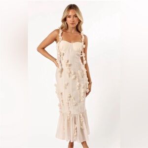 Mable CURVE ENHANCING BUSTIER FLORAL DETAIL MIDI DRESS 👗